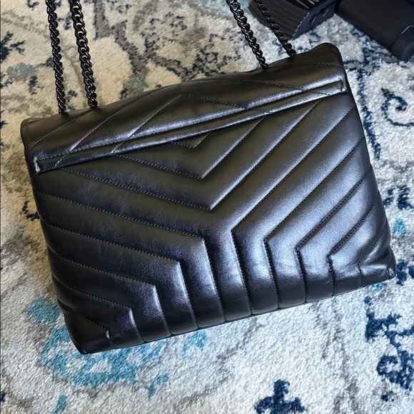 Saint Laurent Black Quilted Leather Shoulder Bag with Chain Strap - Picture 15 of 17